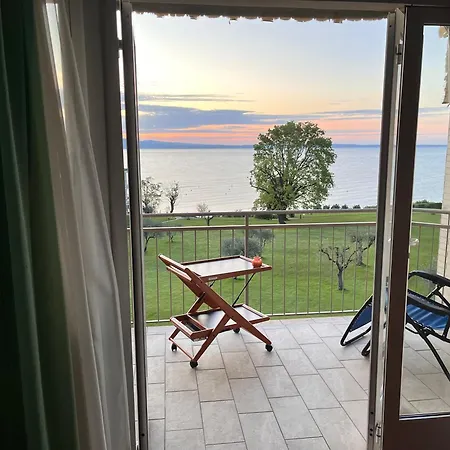 アパート Specchio Sul マネルバ・デル・ガルダ